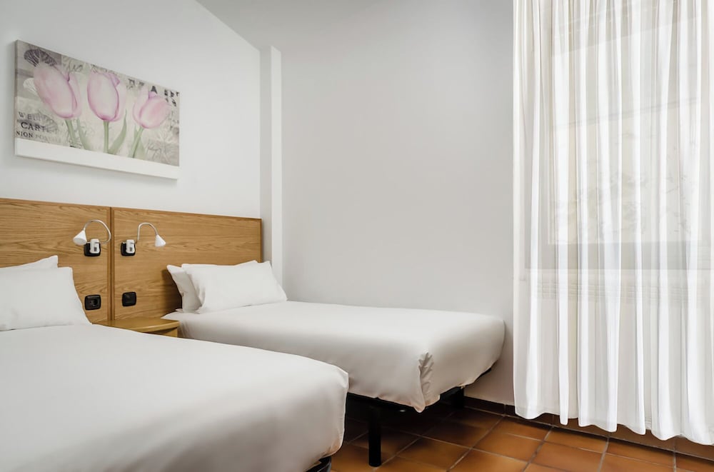 Фото Apartamentos Prat de les Molleres