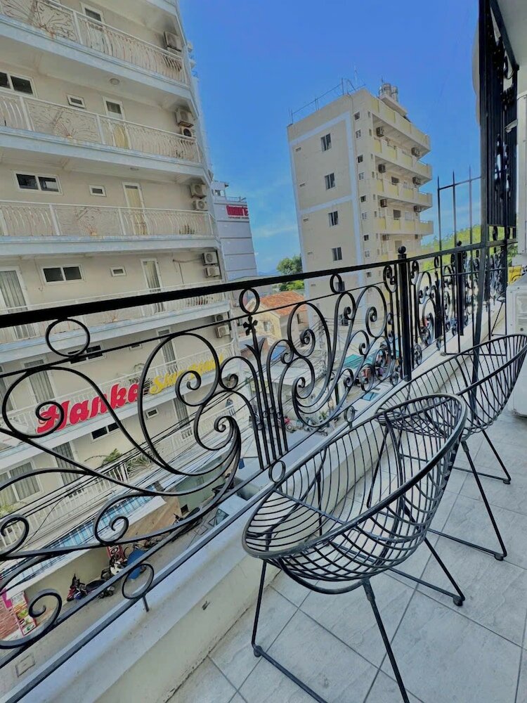 Фото Paris Nha Trang Hotel & Apartment