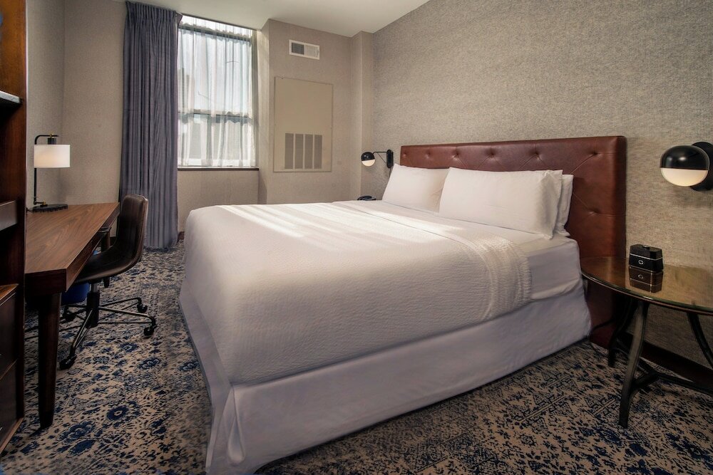 Фото Four Points by Sheraton Philadelphia City Center