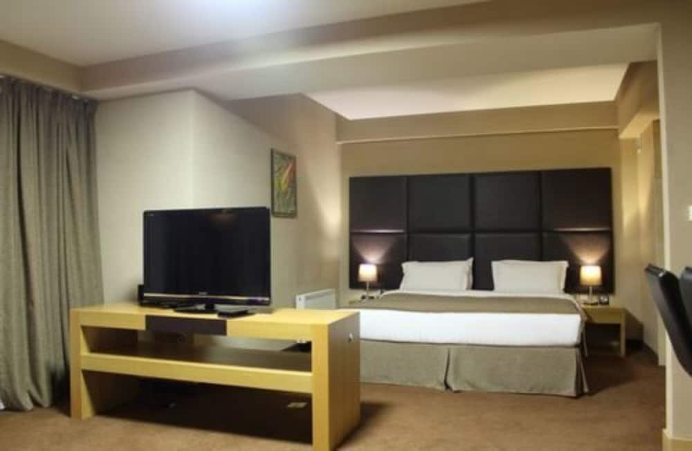 Фото The Corporate Hotel Convention Centre