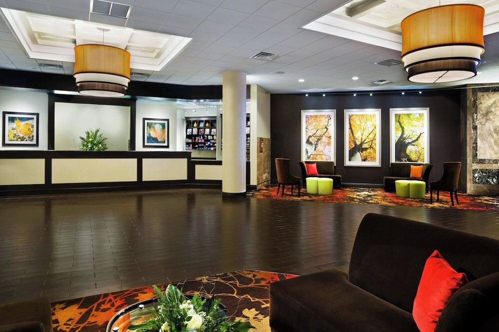 Фото Sheraton Springfield Monarch Place Hotel