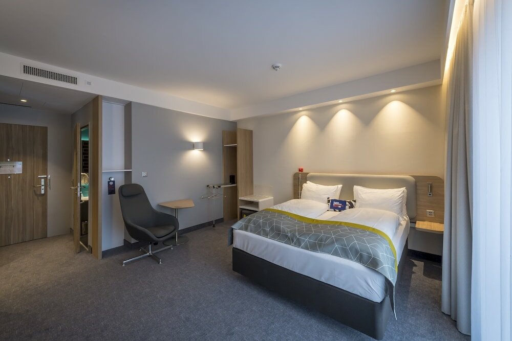 Фото Holiday Inn Express Luzern - Kriens, an Ihg Hotel