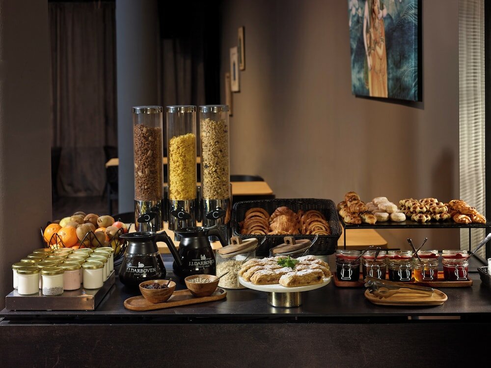 Фото The Icon Hotel & Lounge