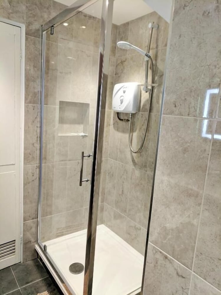 Фото Glendevon House Hotel