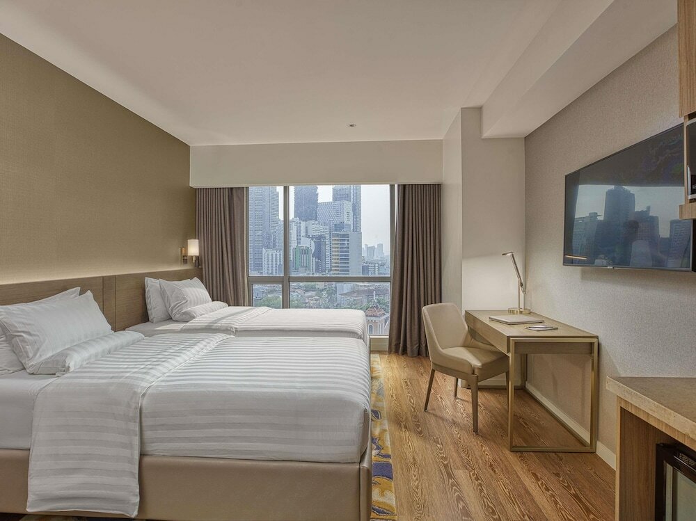 Фото Novotel Suites Manila at Acqua
