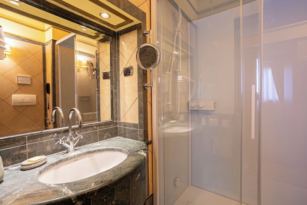 Фото Hotel Manfredi Suite in Rome