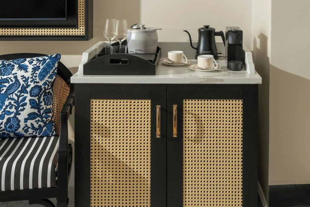 Фото Colony Club by Elegant Hotels