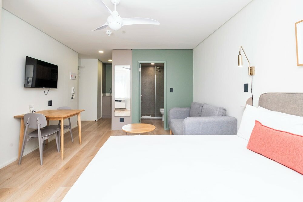 Фото Habitat Aparthotel by Totalstay