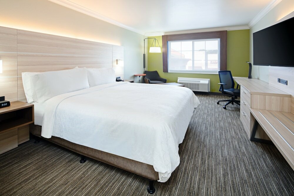 Фото Holiday Inn Express Suites Watsonville, an Ihg Hotel