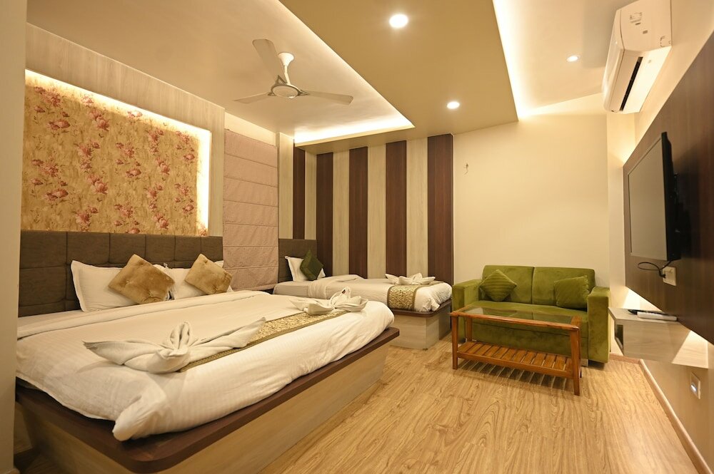 Фото Hotel Saffron