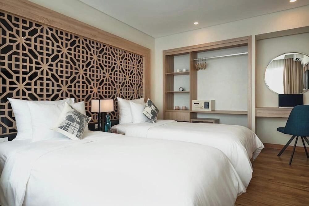 Фото C Central Hotel