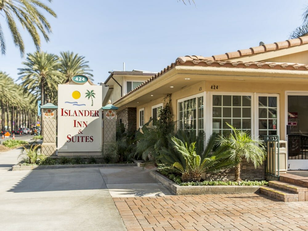 Фото Anaheim Islander Inn and Suites