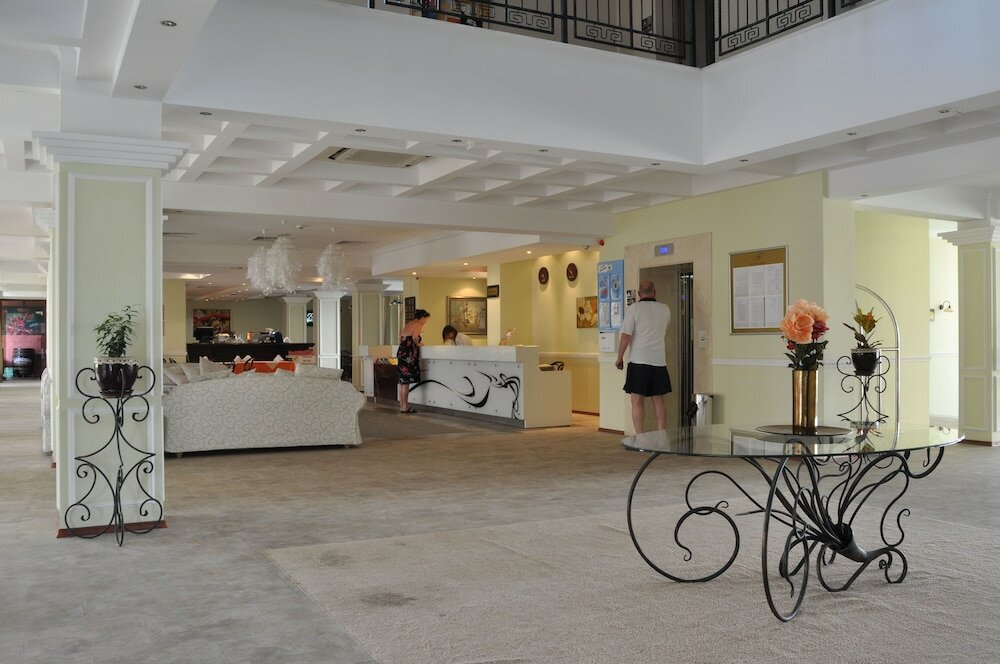 Фото Festa Pomorie Resort