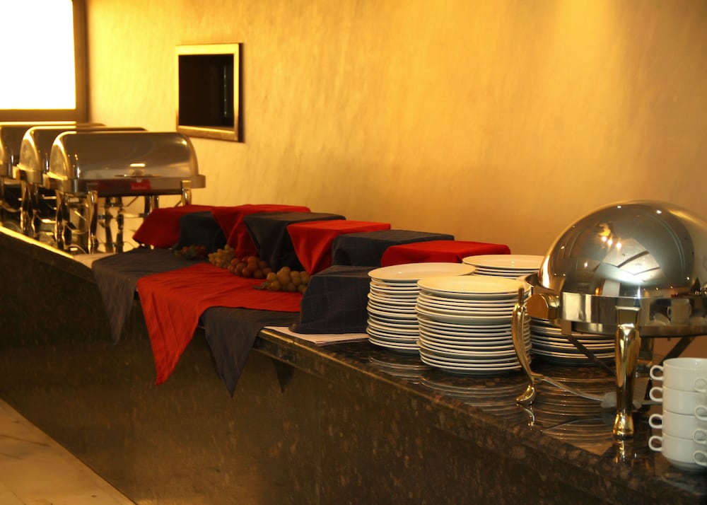 Фото Raed Hotel Suites