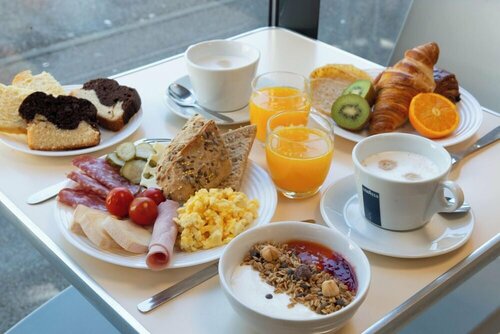 Внешний вид отеля Eastlodge Lyon Est Eurexpo в Сен-Приесте, фото 3