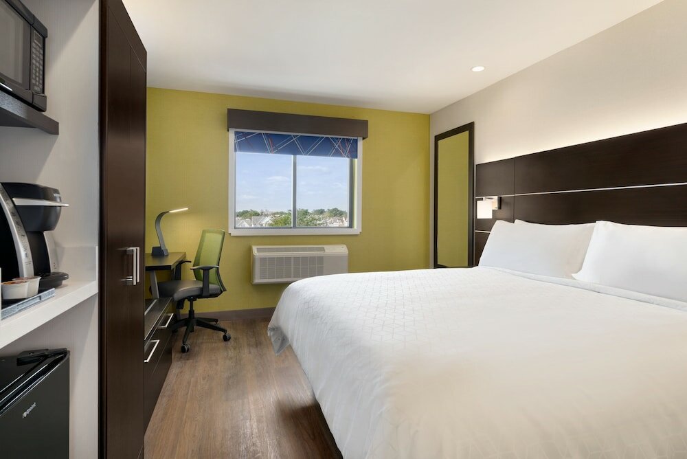 Фото Holiday Inn Express Jamaica - JFK AirTrain - NYC