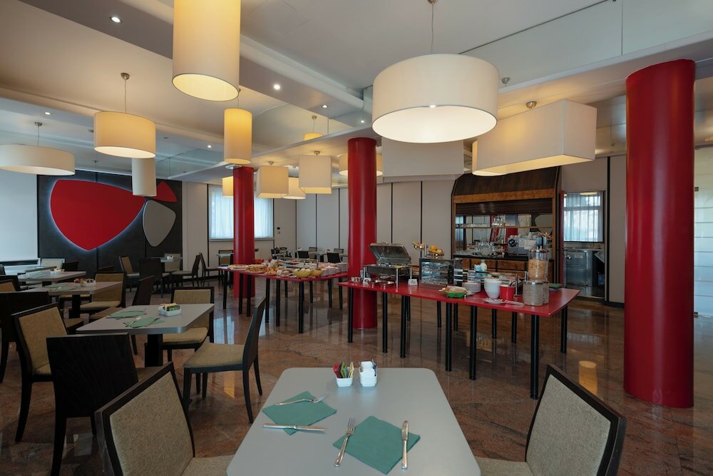 Фото Ibis Styles Parma Toscanini