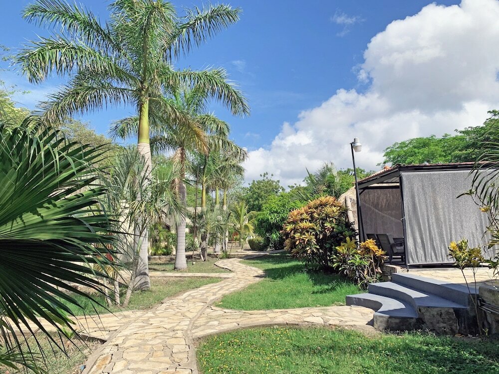 Фото Surf Ranch Hotel & Resort