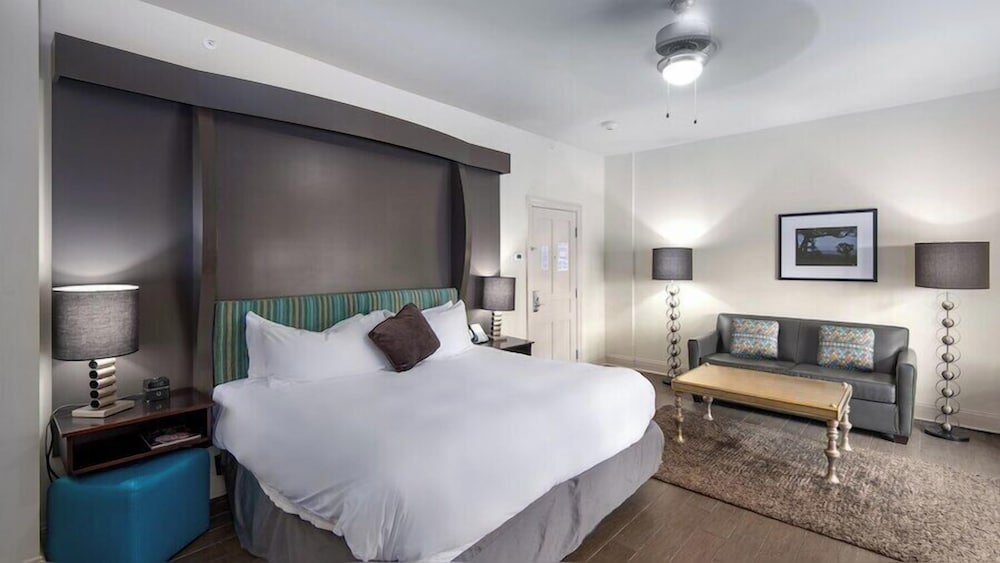 Фото White House Hotel