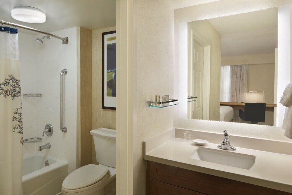 Фото Residence Inn by Marriott Toronto Airport