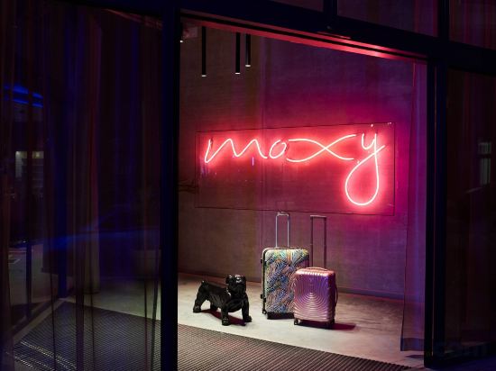 Фото Moxy Brussels City Center