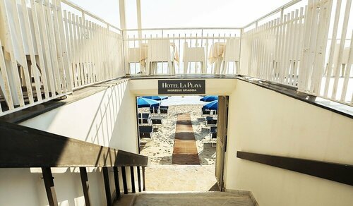 Внешний вид отеля Hotel La Playa в Поллике, фото 4