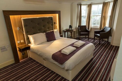 Внешний вид отеля Resolution Hotel в Уитби, фото 2