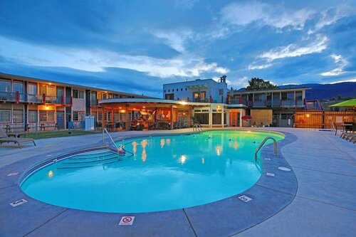 Гостиница Bowmont Motel в Пентиктоне