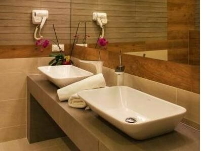 Гостиница Hotel J&j Sport Center в Скавине