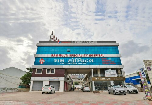 Everest Hotel