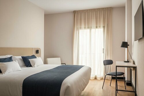 Гостиница Hotel Don Jaime 54 в Сарагосе