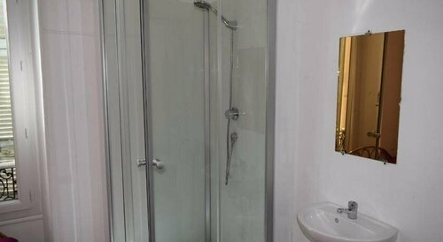 Гостиница Hotel Lyonnais в Ницце