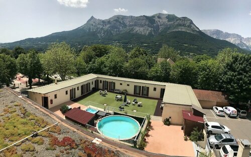 Гостиница Hôtel Le Connetable в Гапе