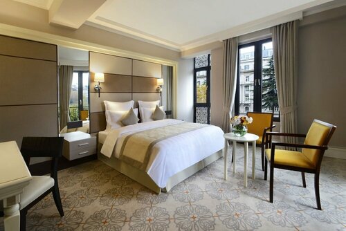 Гостиница Ambasadori в Тбилиси