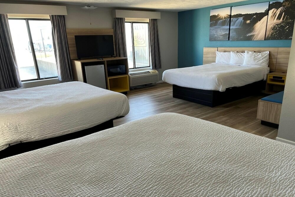 Фото Days Inn by Wyndham Warrensburg