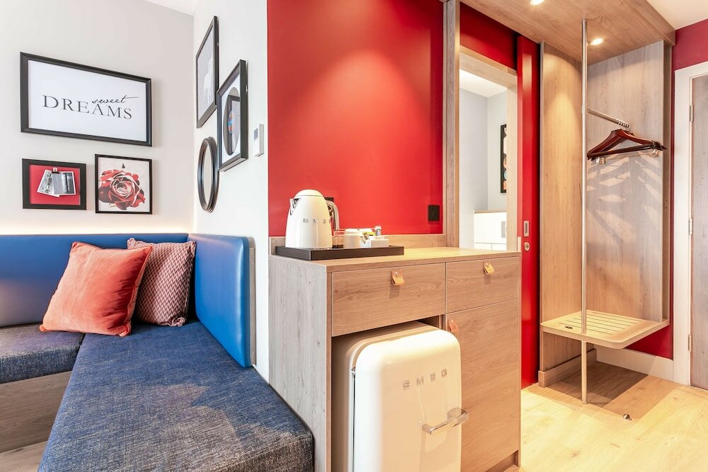Фото Hampton by Hilton Blackburn