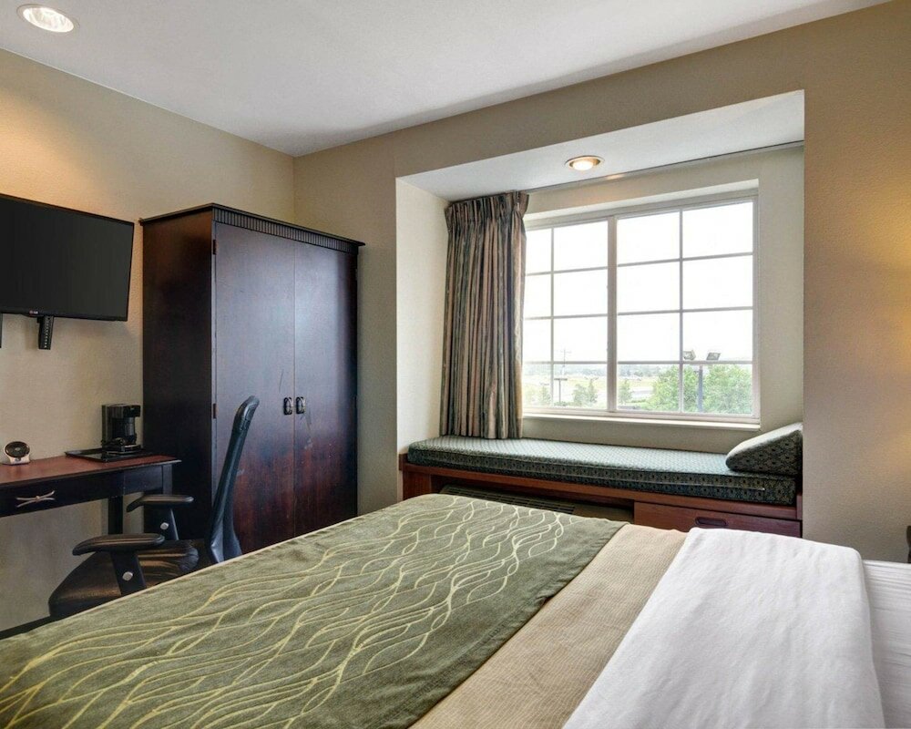 Фото Comfort Inn & Suites Airport Dulles - Gateway