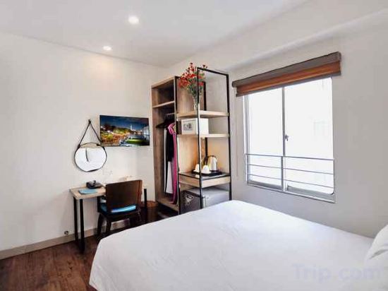 Фото Golden Lotus Hotel