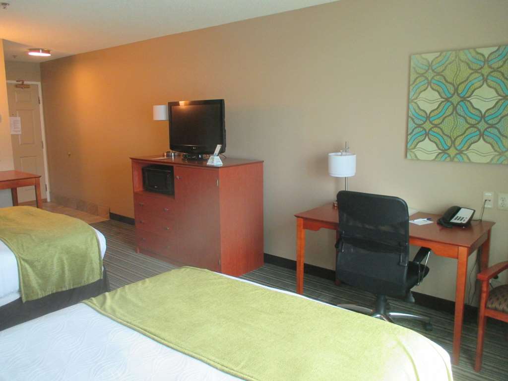 Фото Best Western Plus Menomonie Inn & Suites