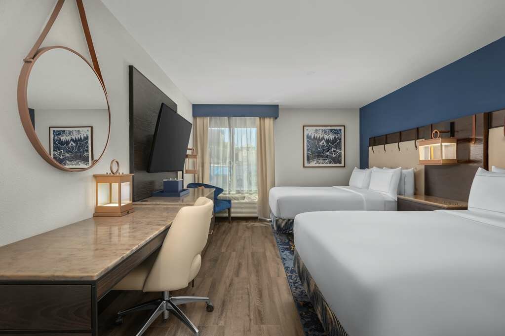 Фото Hotel Westport Kansas City, Tapestry Collection by Hilton