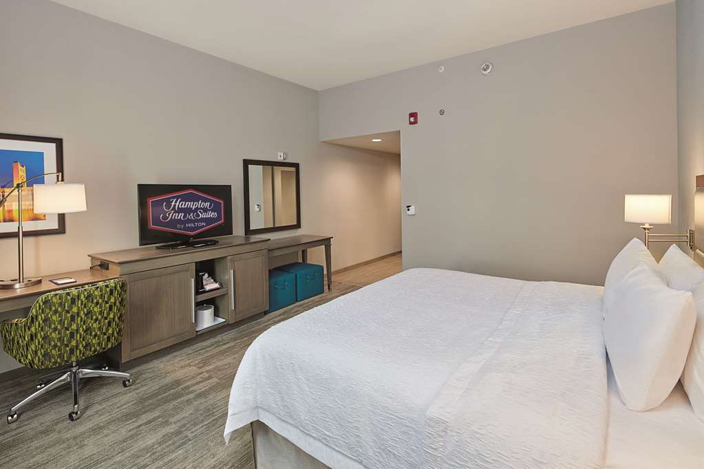 Фото Hampton Inn & Suites Sacramento at Csus