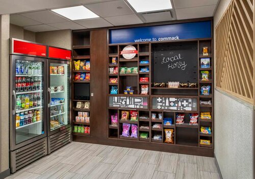 Гостиница Hampton Inn Long Island Commack в Коммаке