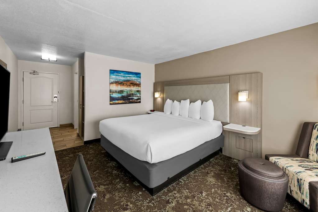 Фото Best Western Worlds of Fun Inn & Suites