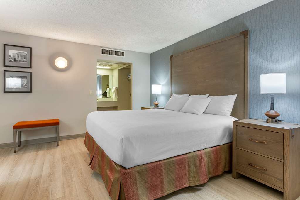 Фото Best Western Plus King's Inn & Suites