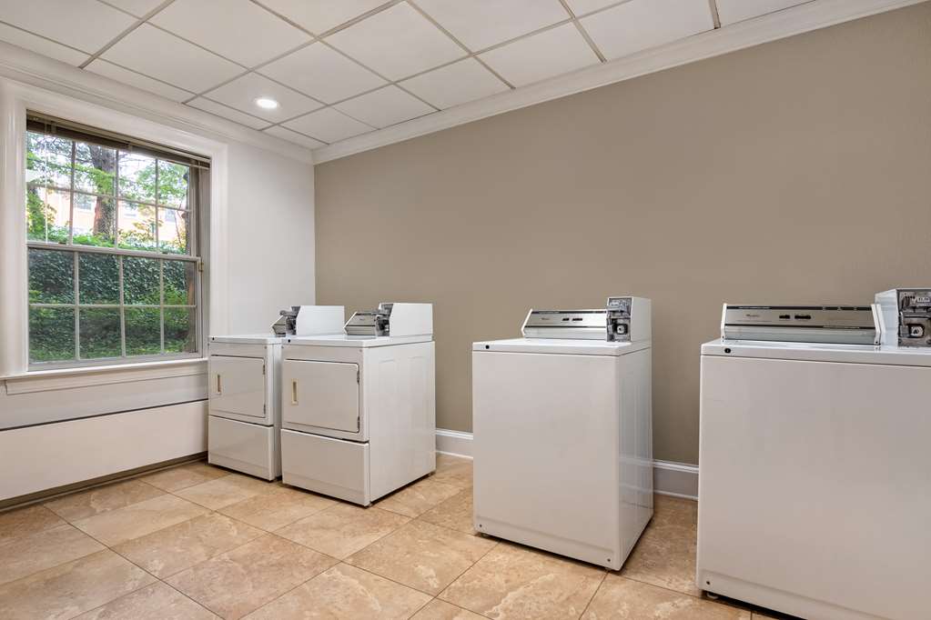 Фото Hampton Inn & Suites Stamford