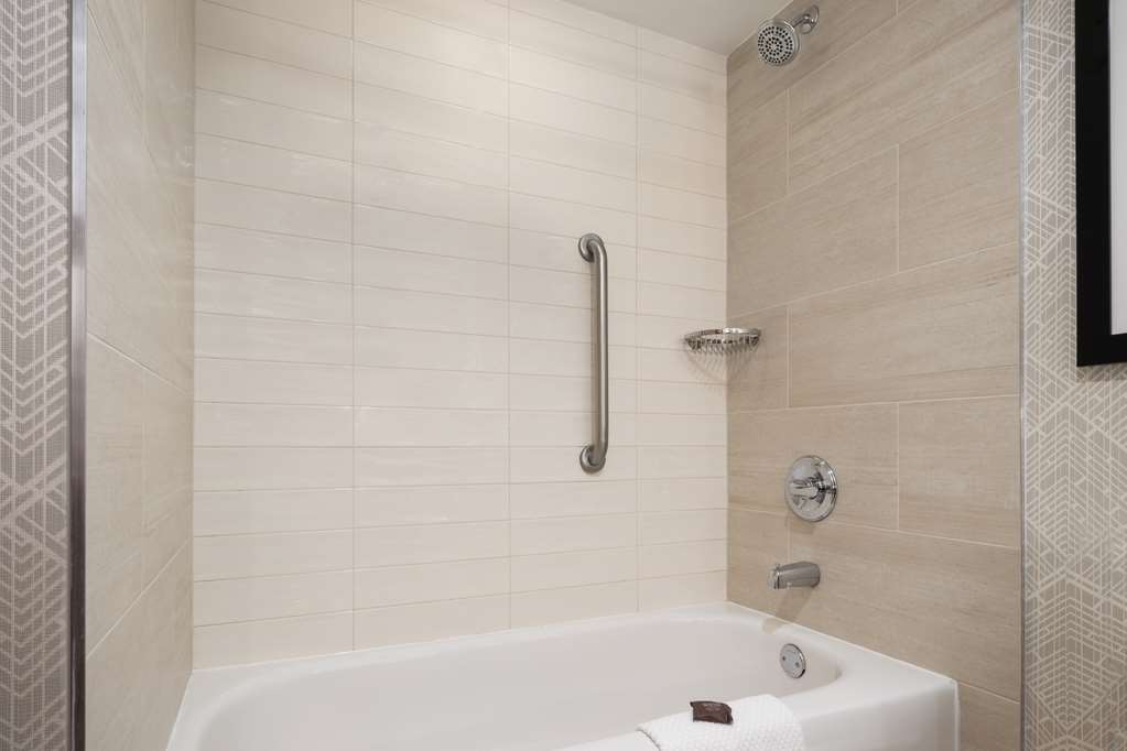 Фото Embassy Suites by Hilton Portland Airport