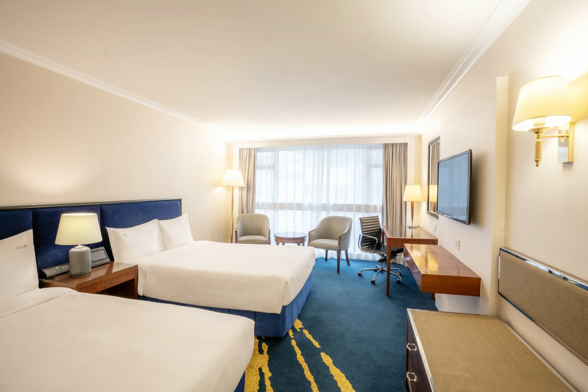 Фото Holiday Inn Golden Mile Hong Kong
