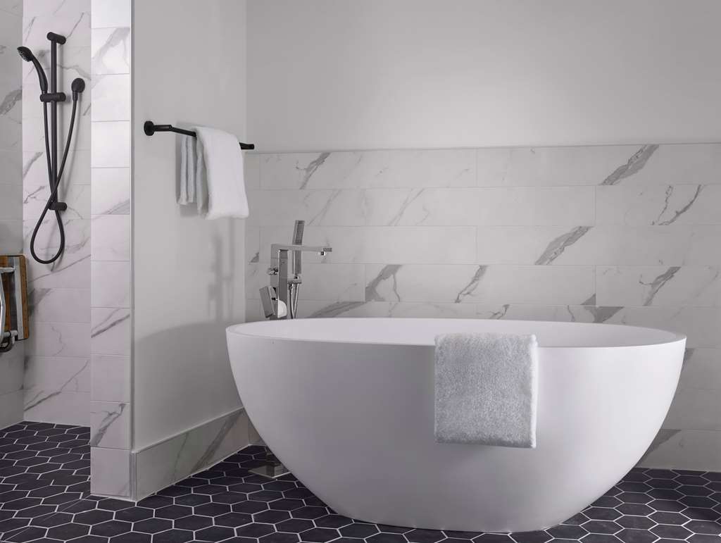 Фото C. Baldwin, Curio Collection by Hilton