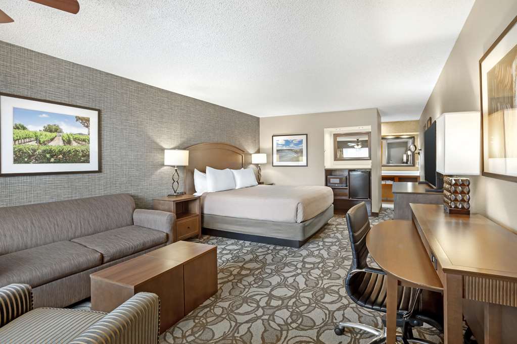 Фото Best Western Plus Black Oak