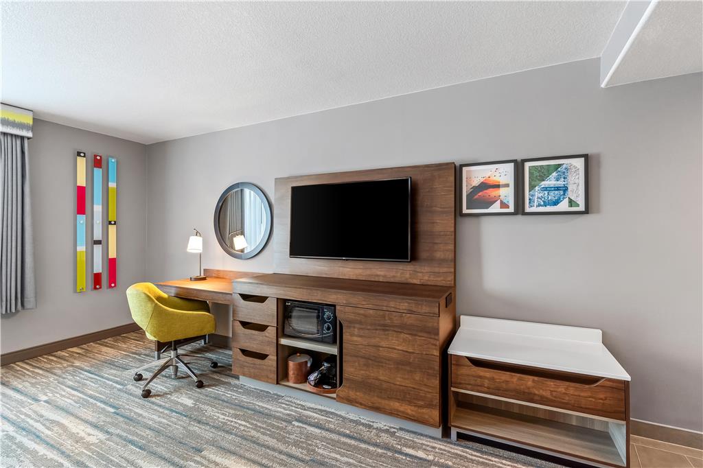 Фото Hampton Inn & Suites Lathrop